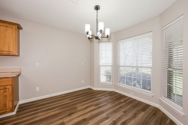 321 Meadow Park Drive, White Settlement, TX 76108