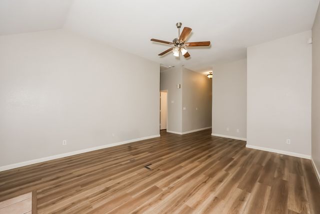 321 Meadow Park Drive, White Settlement, TX 76108