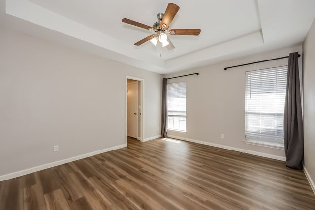 321 Meadow Park Drive, White Settlement, TX 76108