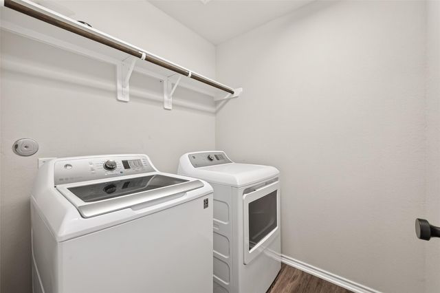 1912 Common Oak Drive, Houston, TX 77080