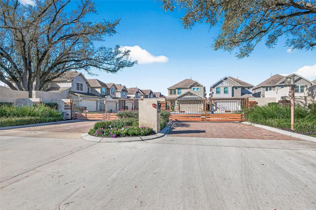 1912 Common Oak Drive, Houston, TX 77080