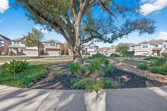 1912 Common Oak Drive, Houston, TX 77080