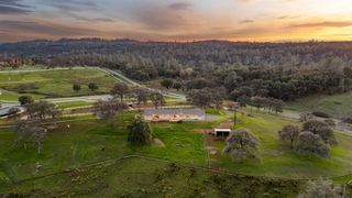 20839 Bear Hollow Rd, Grass Valley, CA 95949