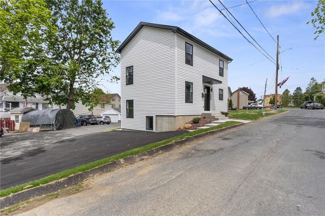 690 West Washington Street, Slatington Boro, PA 18080