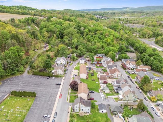 690 West Washington Street, Slatington Boro, PA 18080