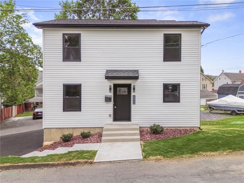 690 West Washington Street, Slatington Boro, PA 18080