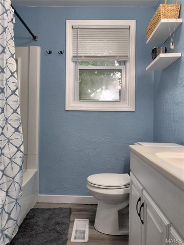 831 Oak Drive, Fenton, MO 63026