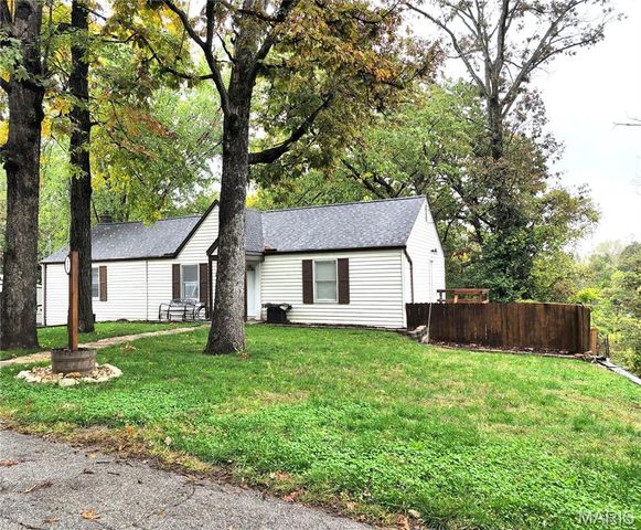 831 Oak Drive, Fenton, MO 63026