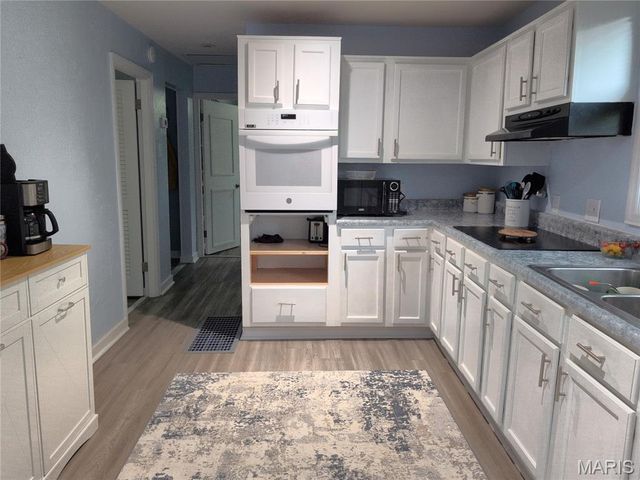 831 Oak Drive, Fenton, MO 63026