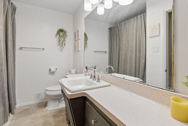 424 W Water Street, Greenfield, MO 65661