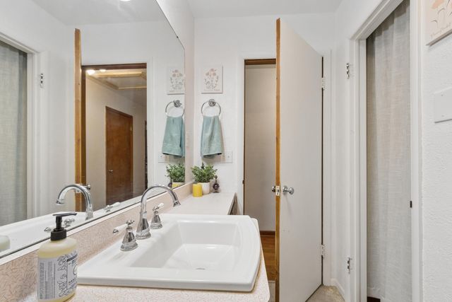 424 W Water Street, Greenfield, MO 65661