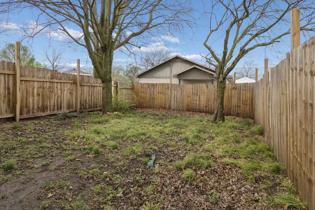 424 W Water Street, Greenfield, MO 65661