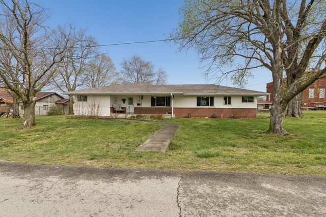 424 W Water Street, Greenfield, MO 65661