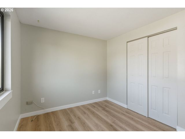 6830 GLEN ECHO Ave, Gladstone, OR 97027