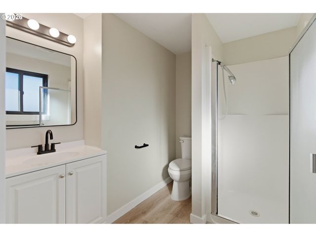 6830 GLEN ECHO Ave, Gladstone, OR 97027