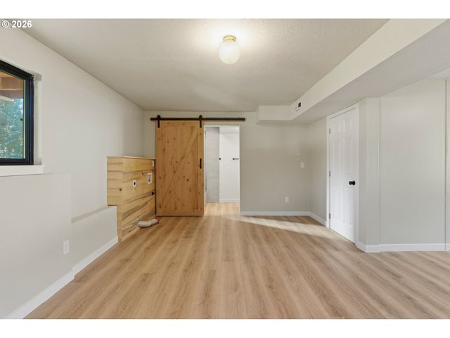 6830 GLEN ECHO Ave, Gladstone, OR 97027