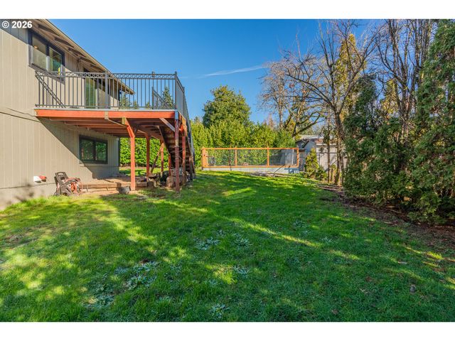 6830 GLEN ECHO Ave, Gladstone, OR 97027