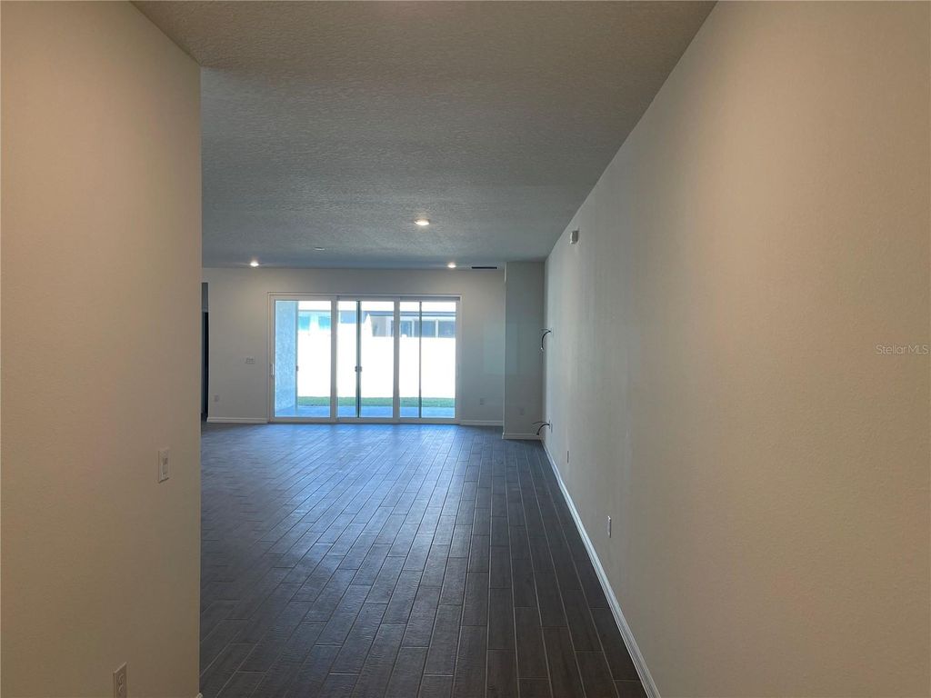 Image 7 of property listing at 17441 VALLEYWOOD PARKWAY, Land O Lakes, FL 34638