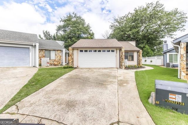 207 Atrium Court, Warner Robins, GA 31088