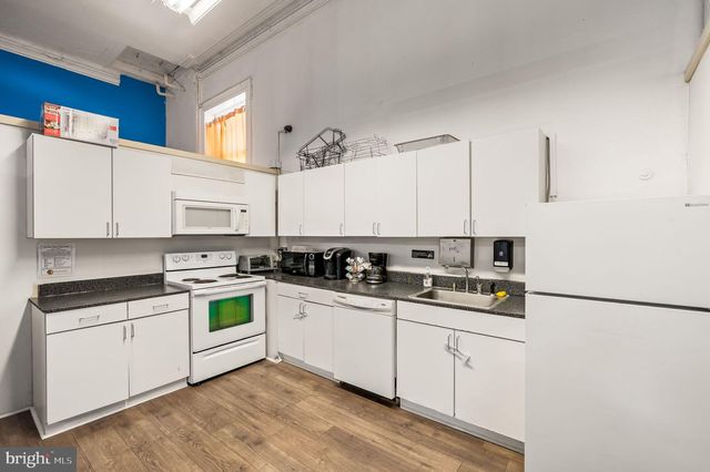 209-15 FAIRMOUNT AVE, Philadelphia, PA 19123