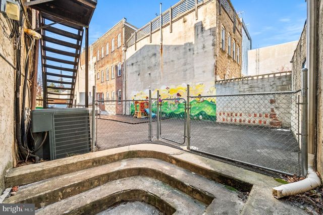 209-15 FAIRMOUNT AVE, Philadelphia, PA 19123