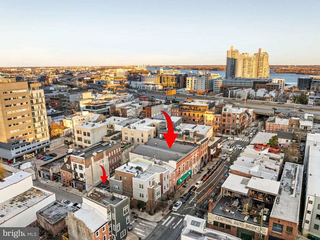 209-15 FAIRMOUNT AVE, Philadelphia, PA 19123