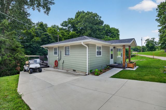 94 Cummins Ct, Celina, TN 38551