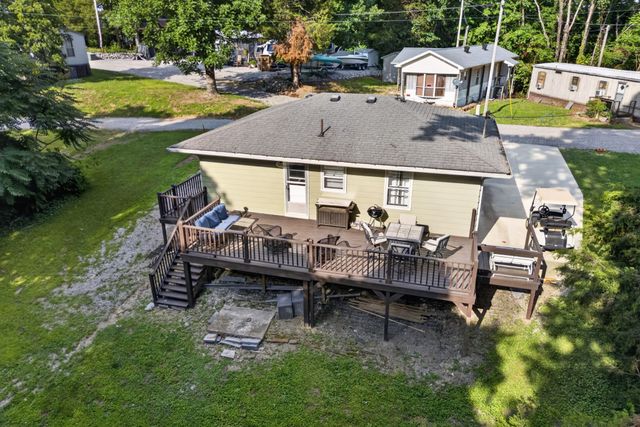 94 Cummins Ct, Celina, TN 38551