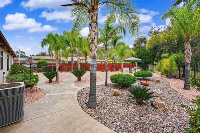 8494 Maruyama, Hemet, CA 92545