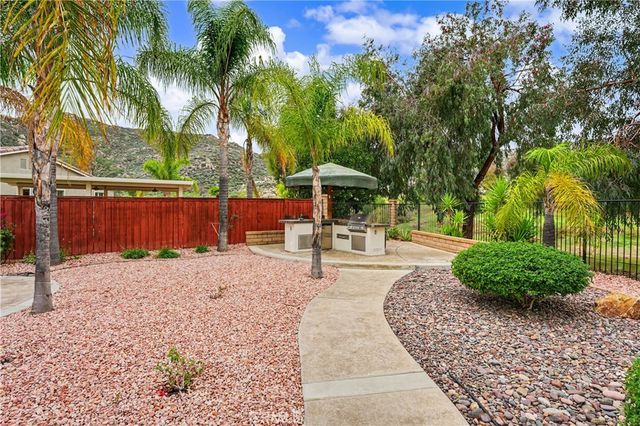 8494 Maruyama, Hemet, CA 92545
