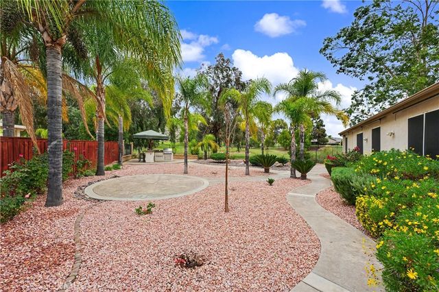 8494 Maruyama, Hemet, CA 92545