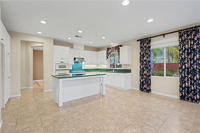 8494 Maruyama, Hemet, CA 92545