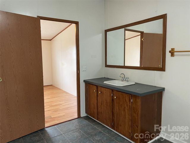 102 Shelby Street, Rhodhiss, NC 28601