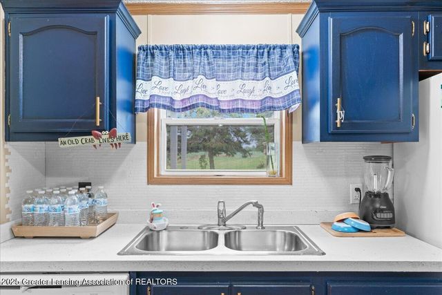 1020 E Nye Highway, Charlotte, MI 48813