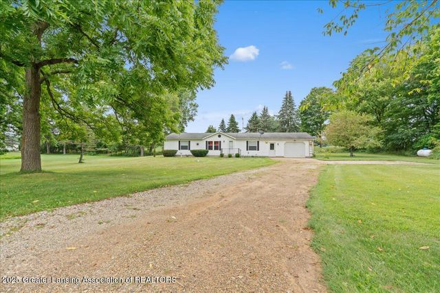 1020 E Nye Highway, Charlotte, MI 48813