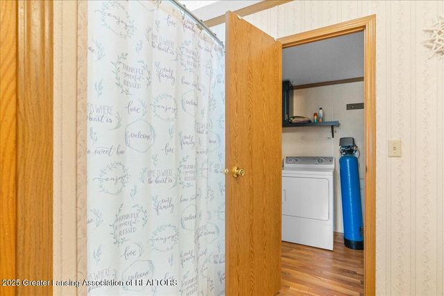 1020 E Nye Highway, Charlotte, MI 48813