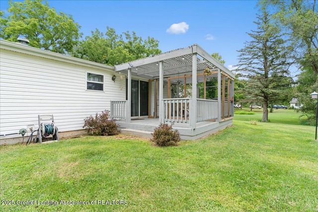 1020 E Nye Highway, Charlotte, MI 48813