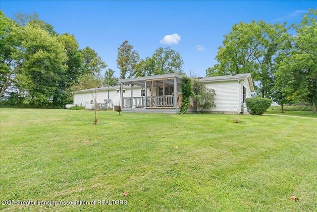 1020 E Nye Highway, Charlotte, MI 48813