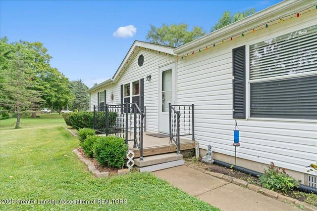 1020 E Nye Highway, Charlotte, MI 48813