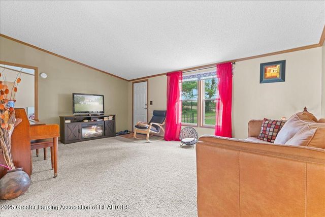 1020 E Nye Highway, Charlotte, MI 48813