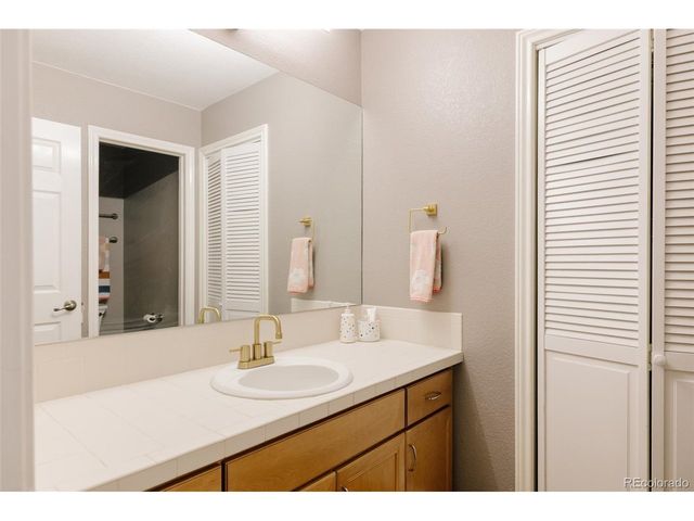 180 S Oneida St, Denver, CO 80230