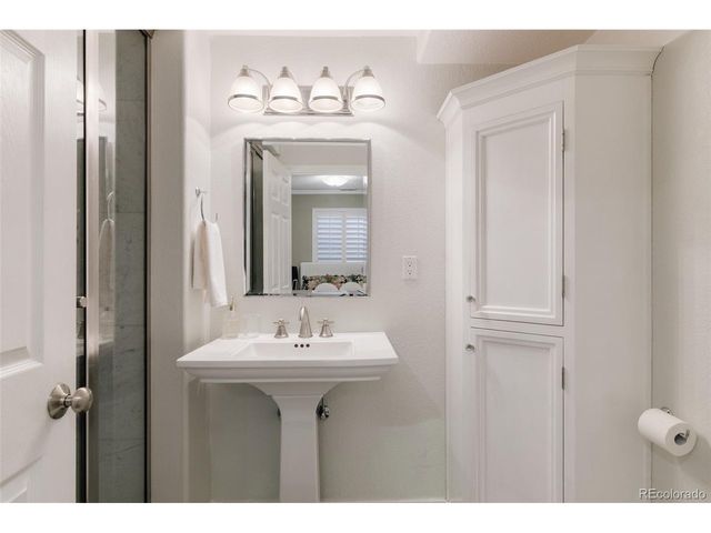 180 S Oneida St, Denver, CO 80230