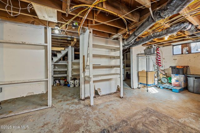 727 E Whitaker Mill Road, Raleigh, NC 27608