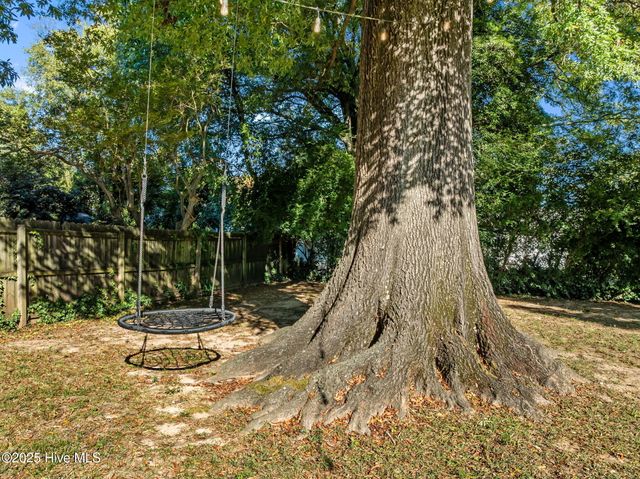 727 E Whitaker Mill Road, Raleigh, NC 27608