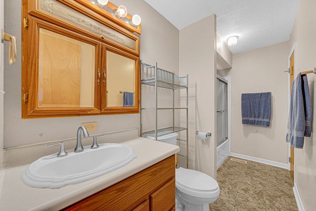 327 Emery Avenue, Romeoville, IL 60446