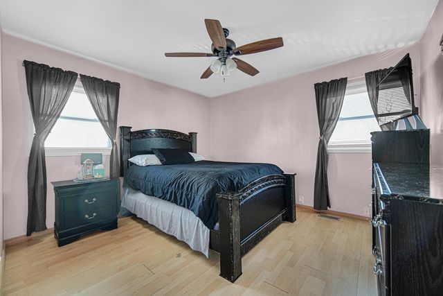 327 Emery Avenue, Romeoville, IL 60446