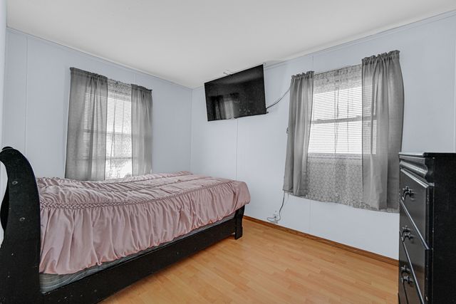 327 Emery Avenue, Romeoville, IL 60446