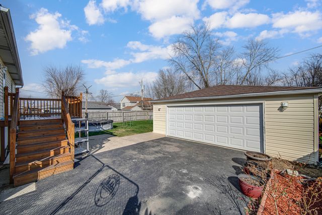 327 Emery Avenue, Romeoville, IL 60446
