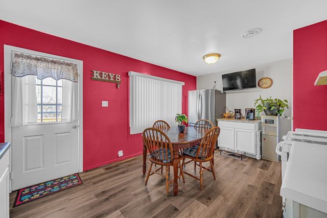 327 Emery Avenue, Romeoville, IL 60446