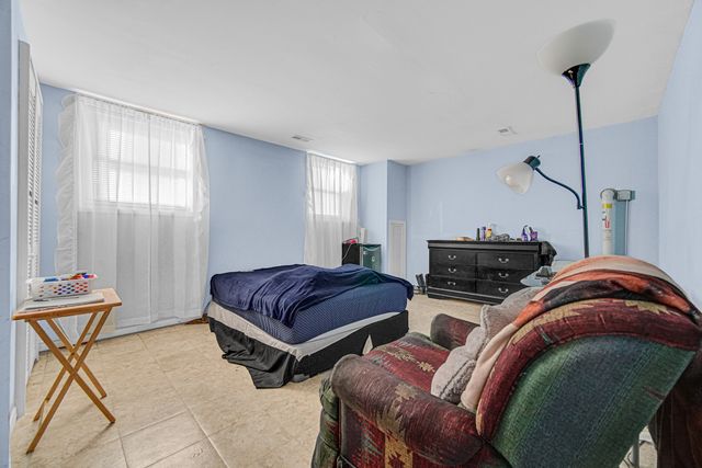 327 Emery Avenue, Romeoville, IL 60446